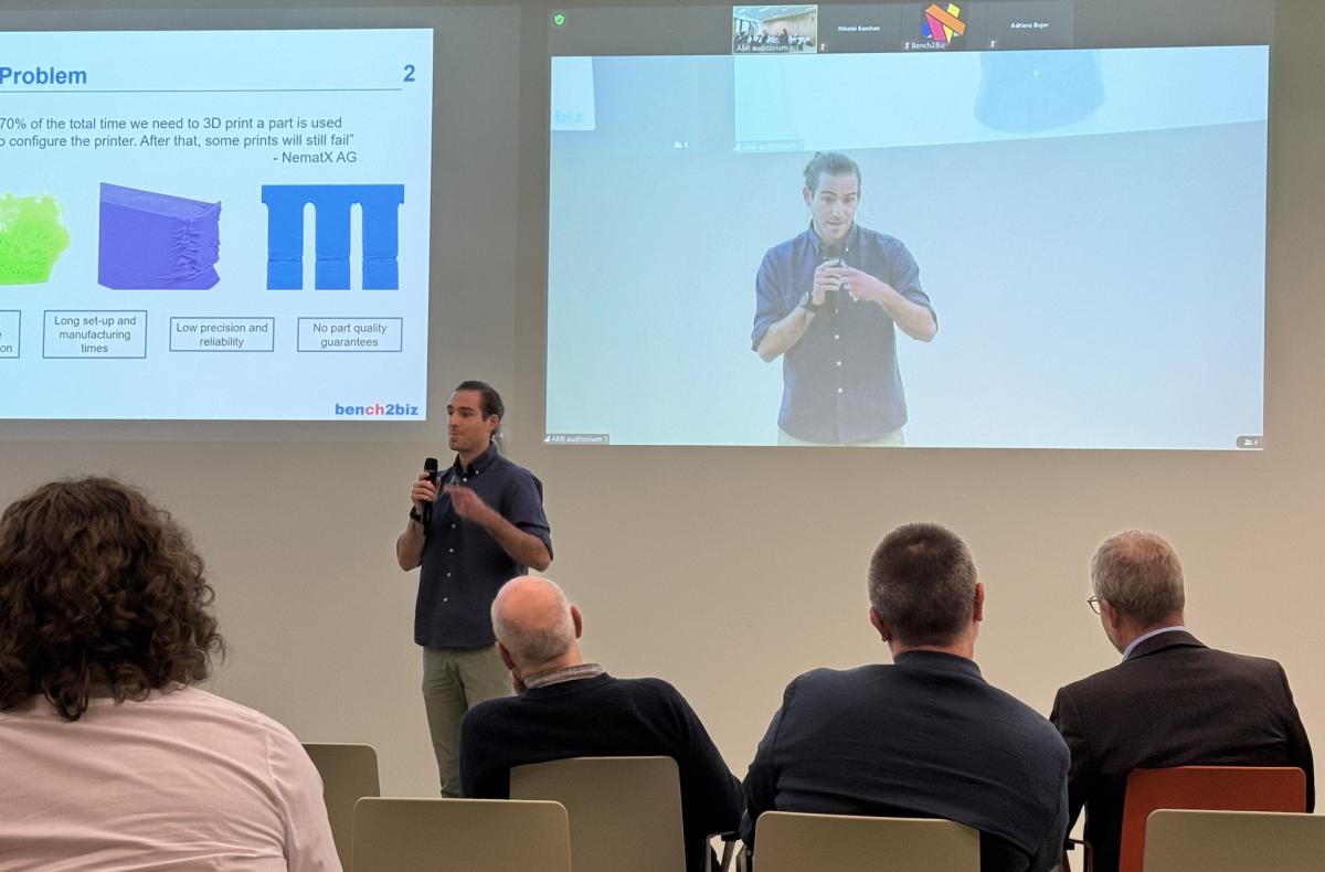 Xavier presents at bench2biz